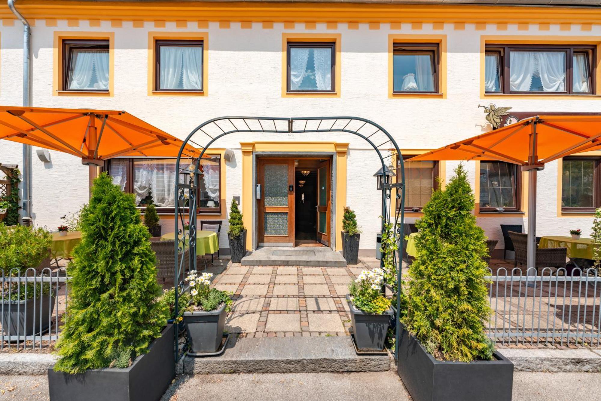 Hotel Garni "Zum Engel" Oberguenzburg Εξωτερικό φωτογραφία