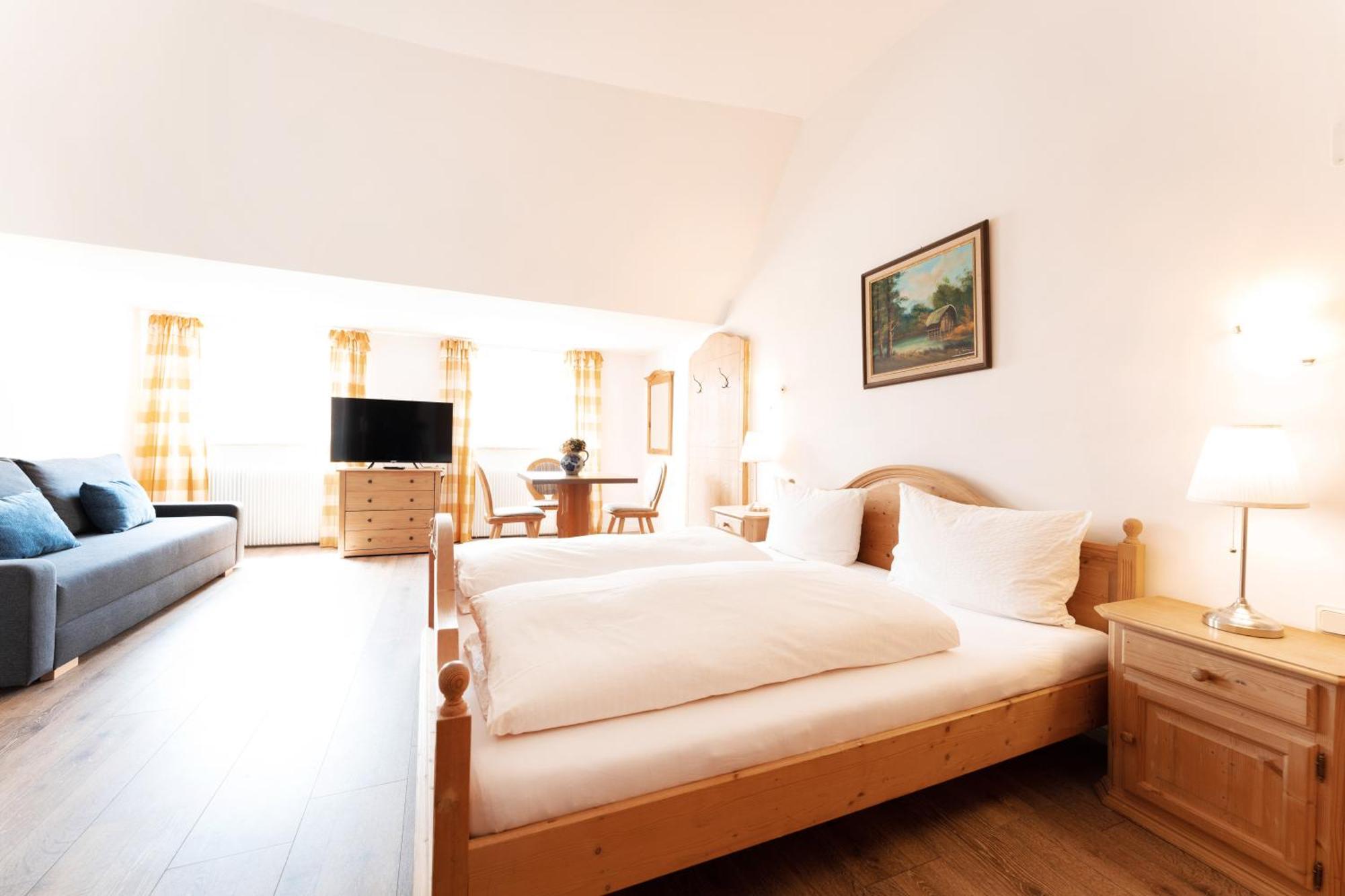 Hotel Garni "Zum Engel" Oberguenzburg Εξωτερικό φωτογραφία