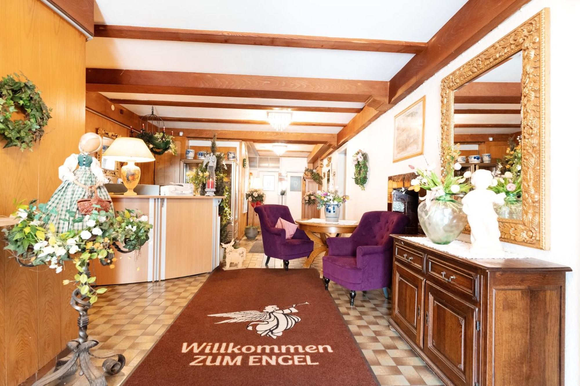 Hotel Garni "Zum Engel" Oberguenzburg Εξωτερικό φωτογραφία